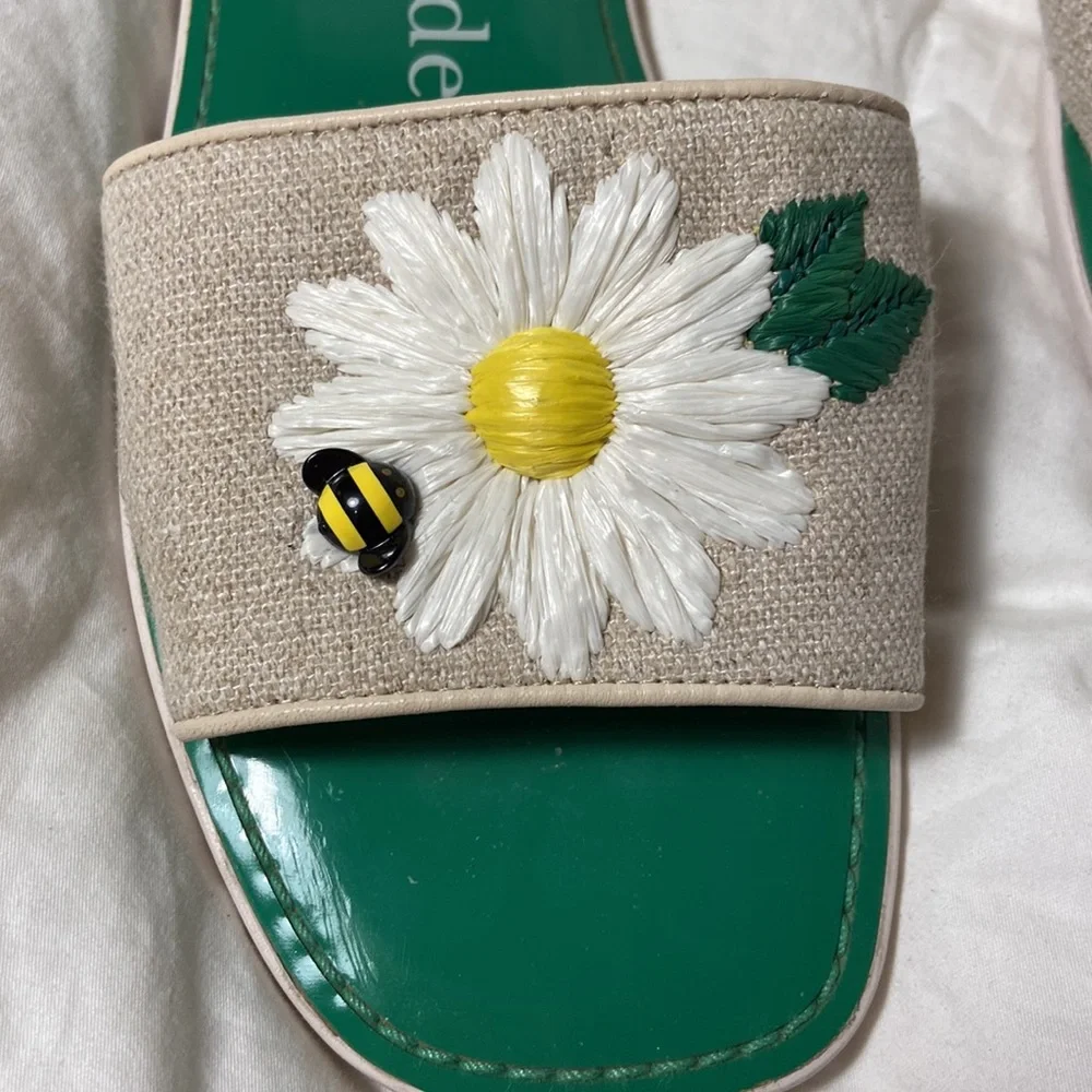 Like new Kate Spade Jute Seraphina Green Daisy Bumble Bee Slide Sandals